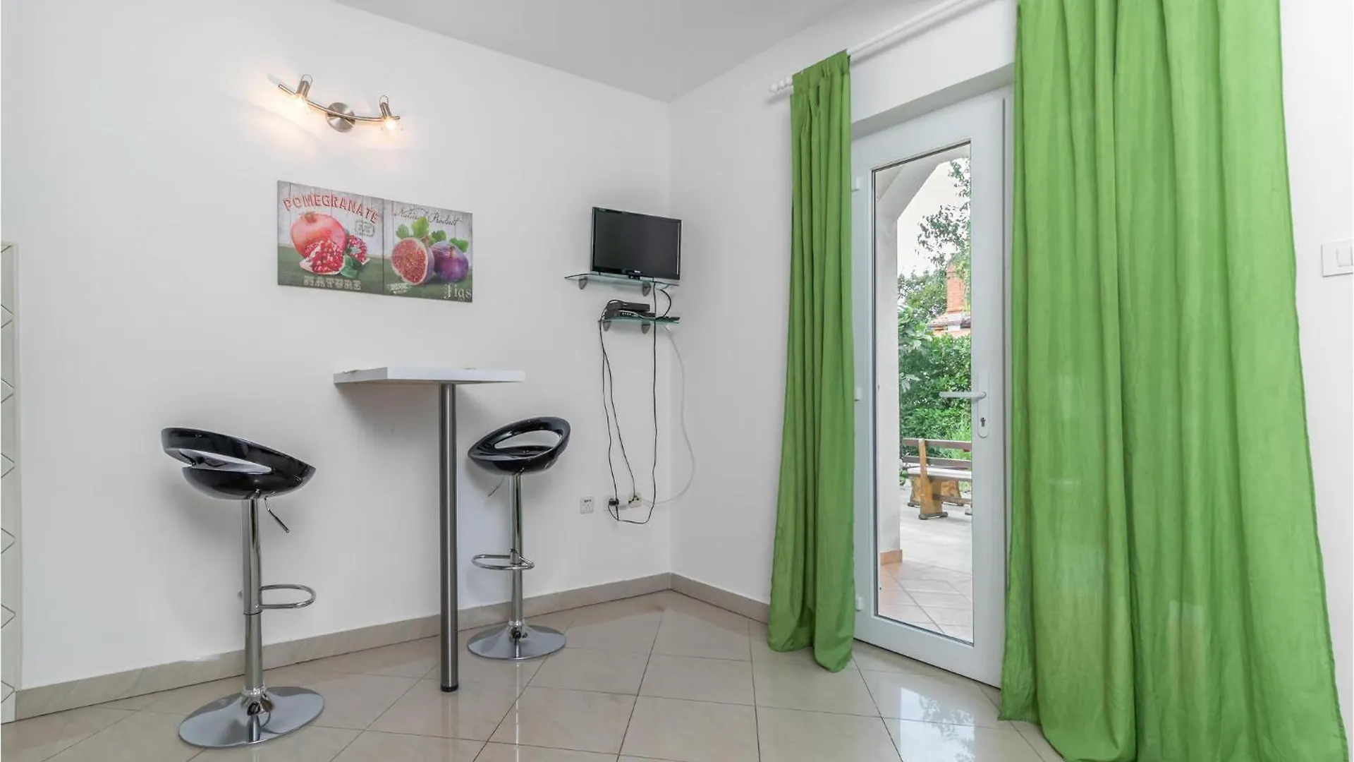 Awesome Apartment In Jadranovo With Kitchen