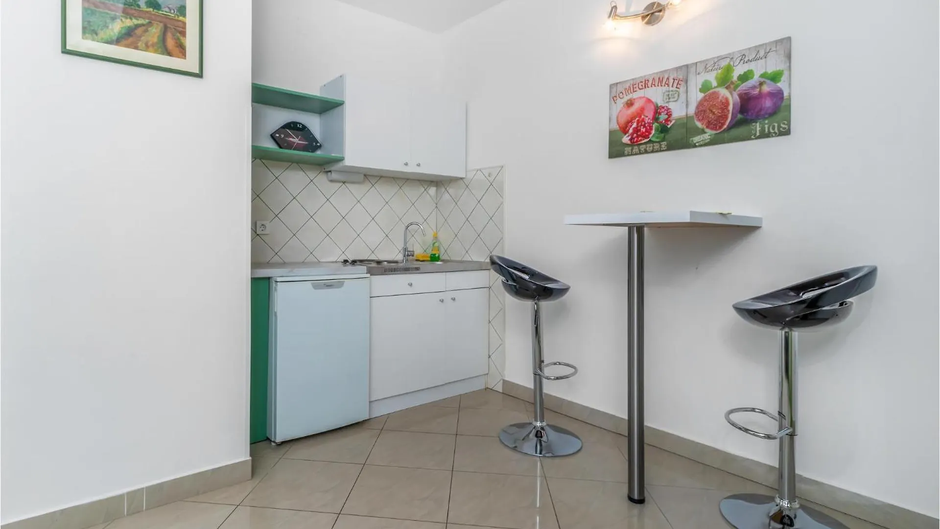 Awesome Apartment In Jadranovo With Kitchen 0*,