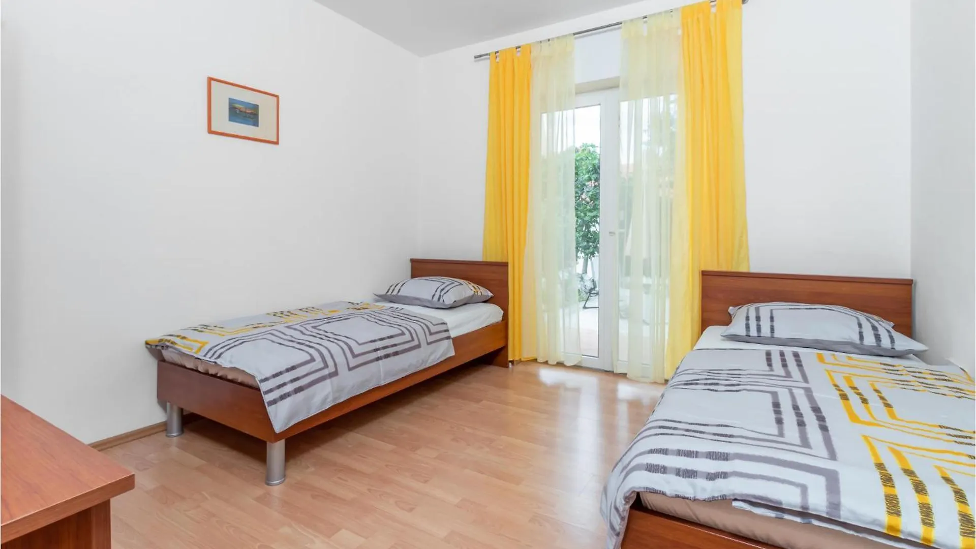 Awesome Apartment In Jadranovo With Kitchen