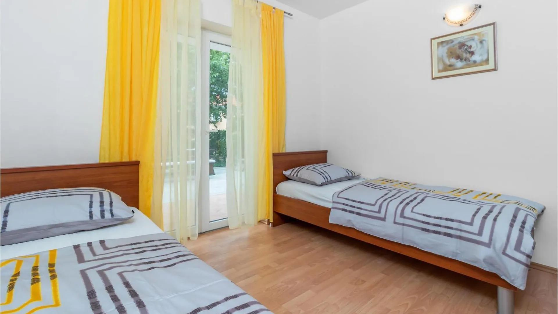 Awesome Apartment In Jadranovo With Kitchen