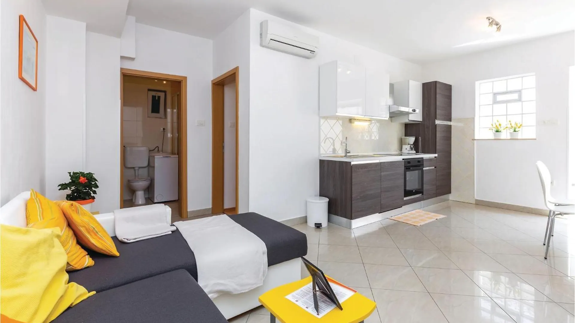 Awesome Apartment In Jadranovo With Kitchen